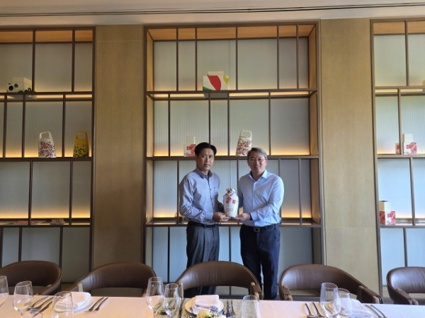 Bộ trưởng Bộ Tư pháp Việt Nam - Lào gặp song phương trong khuôn khổ chuyến thăm Lào của Tổng Bí thư